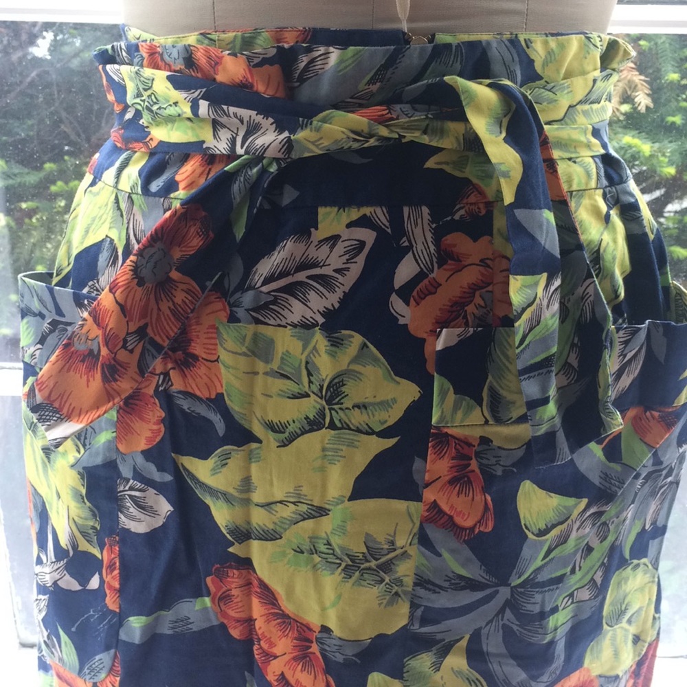 Skirt - Picture 2 of 2